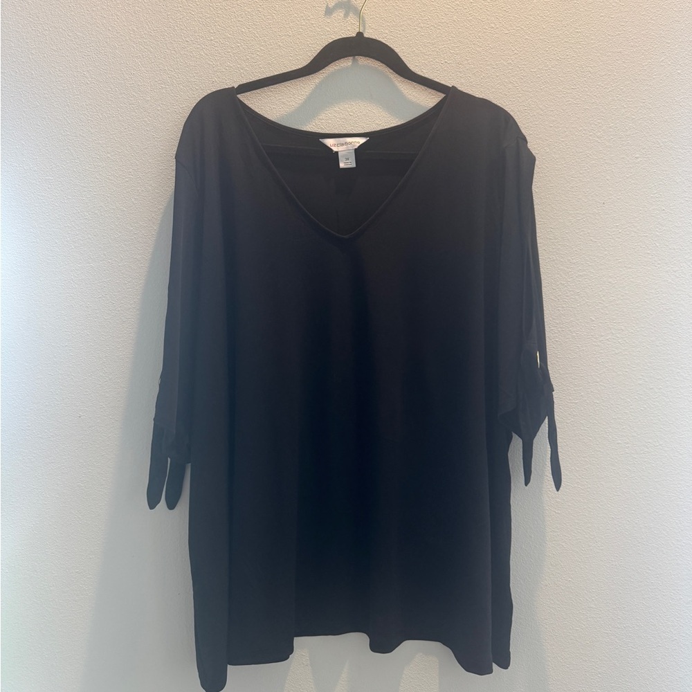 NWT Liz clairborne Classic Black V-Neck Women's Tee